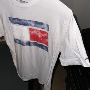 Tommy Hilfiger Boys T shirt Large
